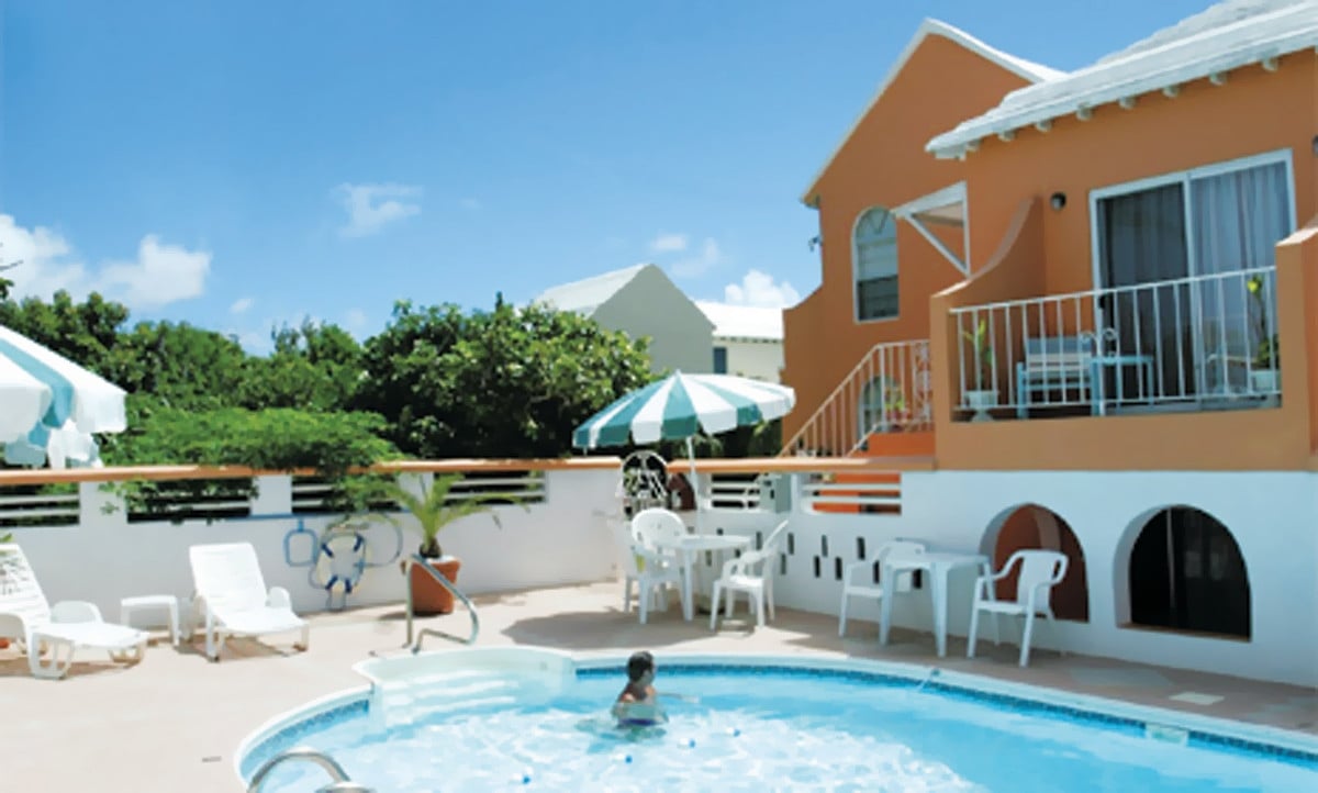 Bermuda Cyber Sale at Dawkins Manor – Pool View